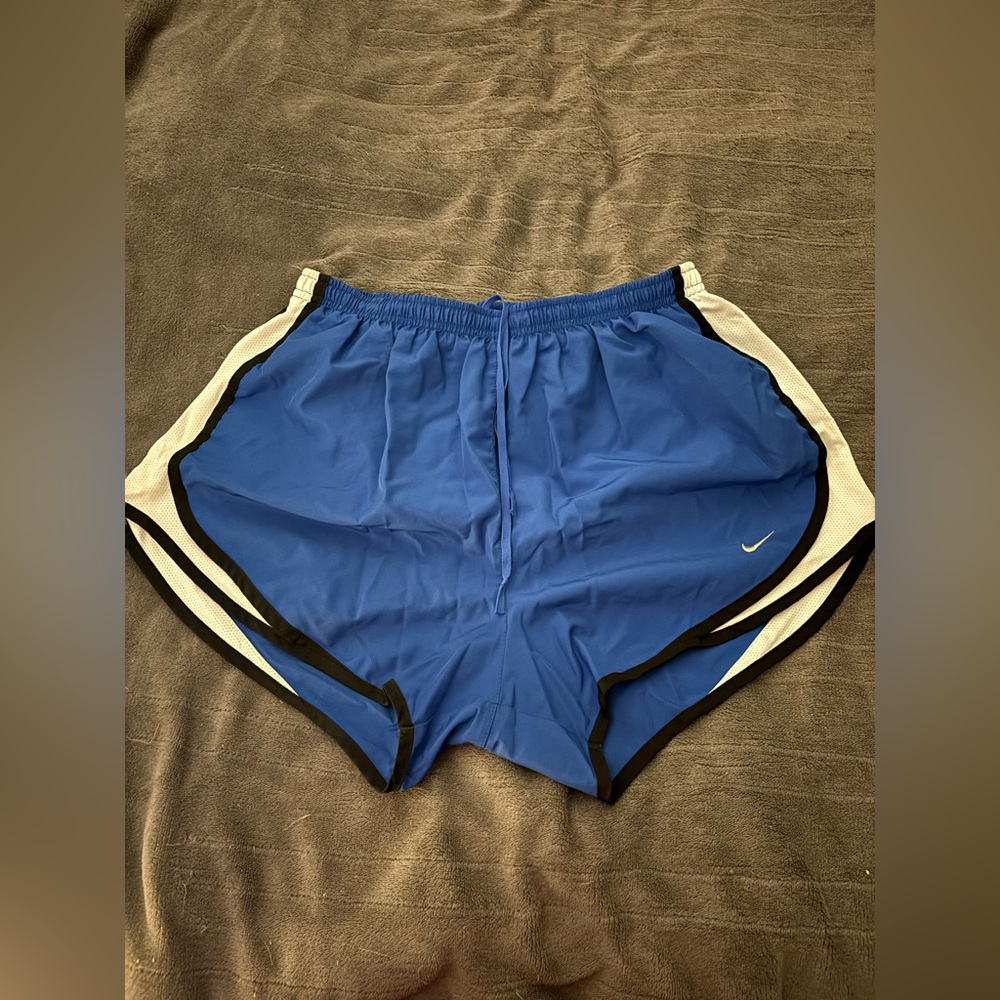 Nike DriFit Shorts in blue. Size L